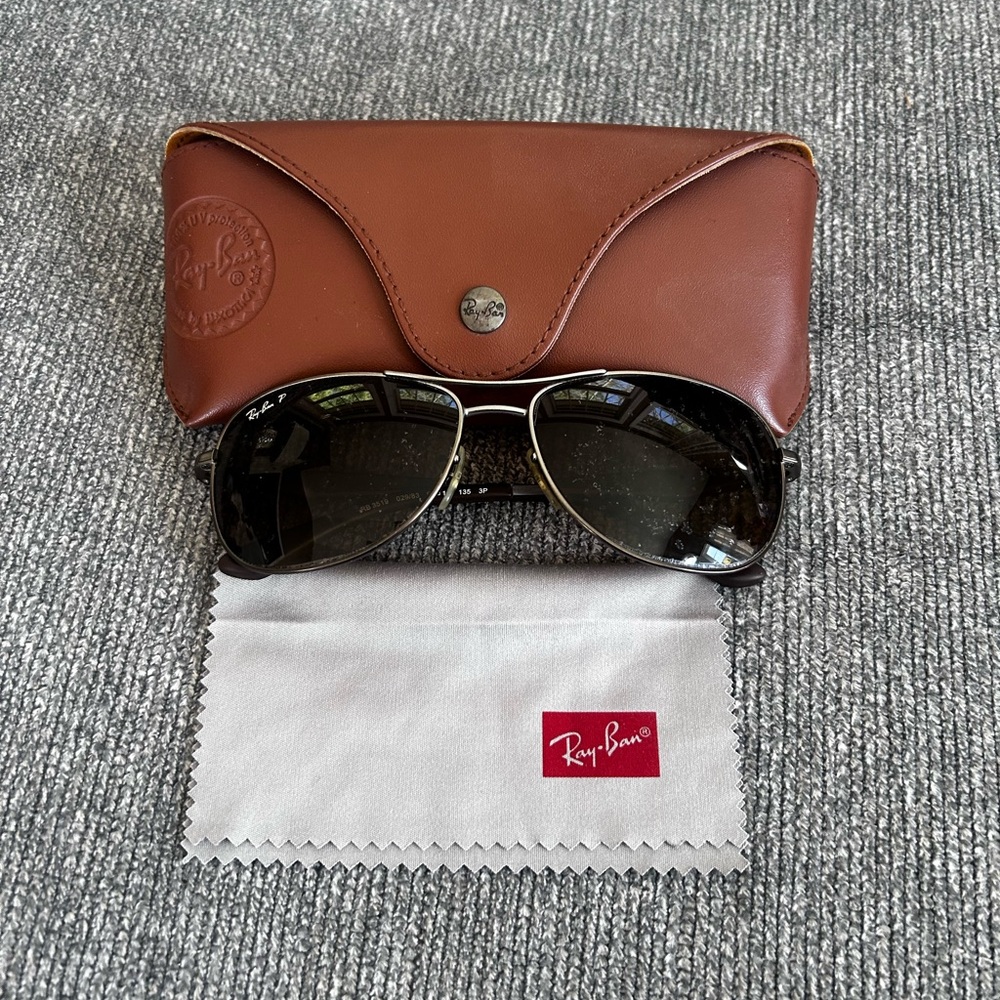 Vintage ray ban aviator sunglasses + case